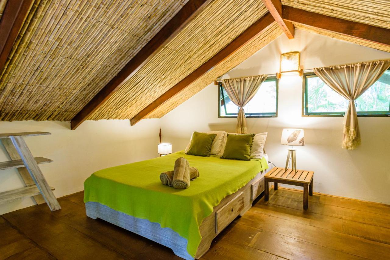 Funky Monkey Lodge Playa Santa Teresa  Zewnętrze zdjęcie
