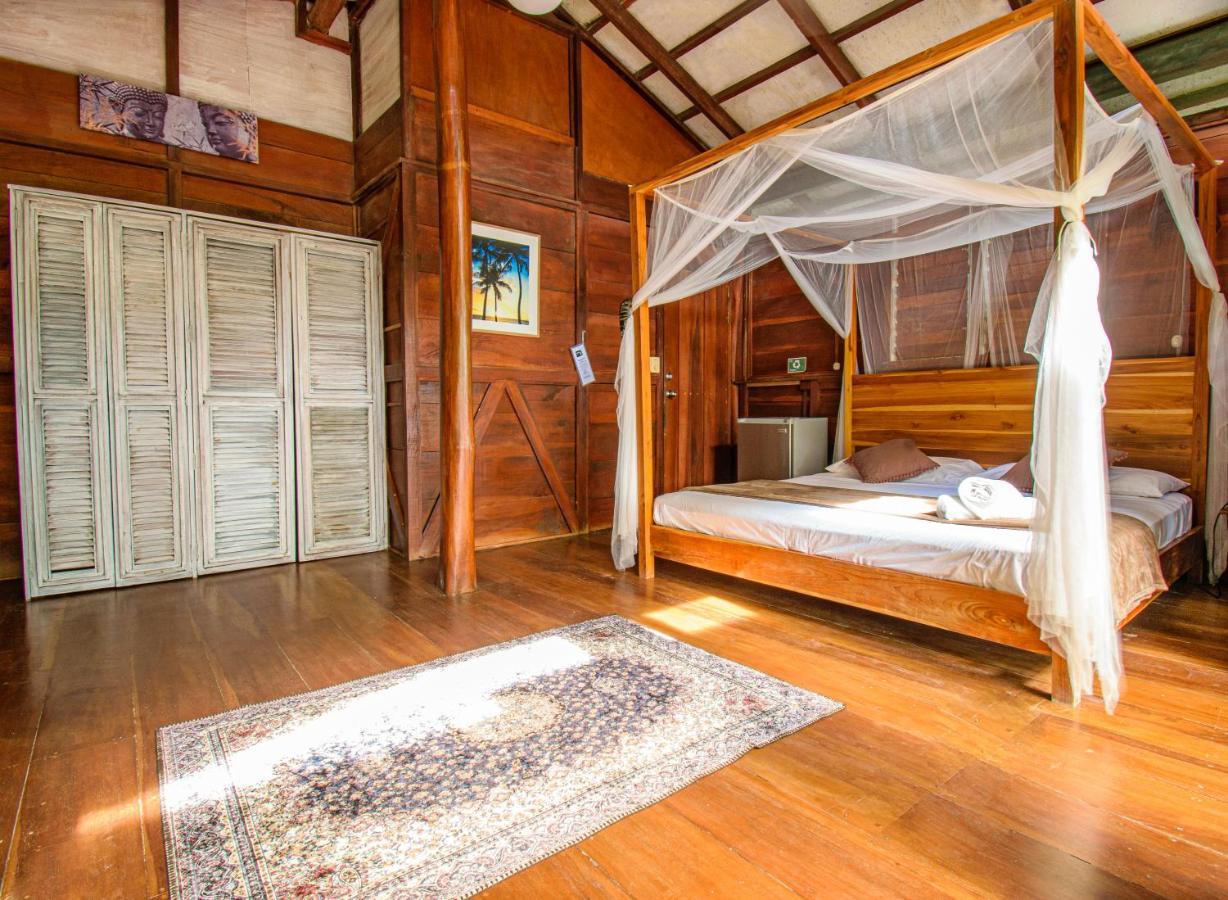 Funky Monkey Lodge Playa Santa Teresa  Zewnętrze zdjęcie